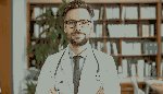 Почти 1 миллиард рублей дополнительно выделят на оказание высокотехнологичной помощи в федеральных медицинских центрах.