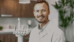 В Тюмени Соцфонд опубликовал объявление о вакансии для врача-терапевта. Это одна из лучших предложений на рынке труда.